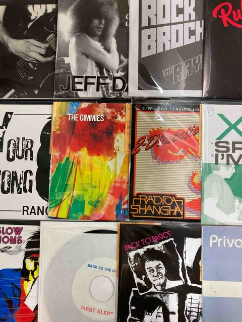 diskunion_ds7's tweet photo. 【新宿パンクマーケット】
70'S PUNK/POWERPOP中心に中古7INCH入荷しました!!
😎リストはこちらです🐄
 https://t.co/wNGCIkrN4e https://t.co/KxT5ixtEtY