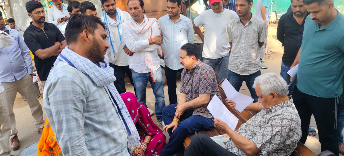 Vedukarel's tweet photo. व्यवसायिक शिक्षकों ने मंत्री किरोड़ी लाल मीणा से लगाई गुहार 
व्यवसायिक शिक्षकों की समस्याओं के स्थाई समाधान की मांग को लेकर लगाई गुहार 
9 जून से शहीद स्मारक पर अनिश्चितकालीन धरने की है चेतावनी 
@RajCMO 
@BhajanlalBjp 
@pantlp 
@madandilawar https://t.co/QVxErtZvXs