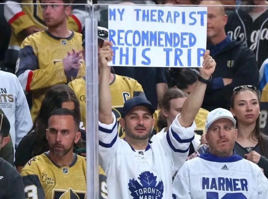 funnyaspuck's tweet photo. That’s is f**€king hilarious 😂🤣😅

📲 Follow 👉 @funnyaspuck 

#Hockey #NHL #LeafsForever https://t.co/NIeIVXI0FG