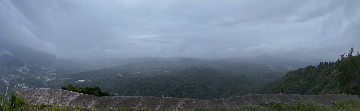 keihayashi's tweet photo. 本日のドライブで、九十九谷展望台に行ってきた。条件さえそろえば雲海が見えるらしい。
雲海が見える条件をもうちょっと調べて今度来てみよう｡
ここ、道が狭くて車で行くの大変だけど、走るのは楽しかった。 https://t.co/VCVm5iVQBI