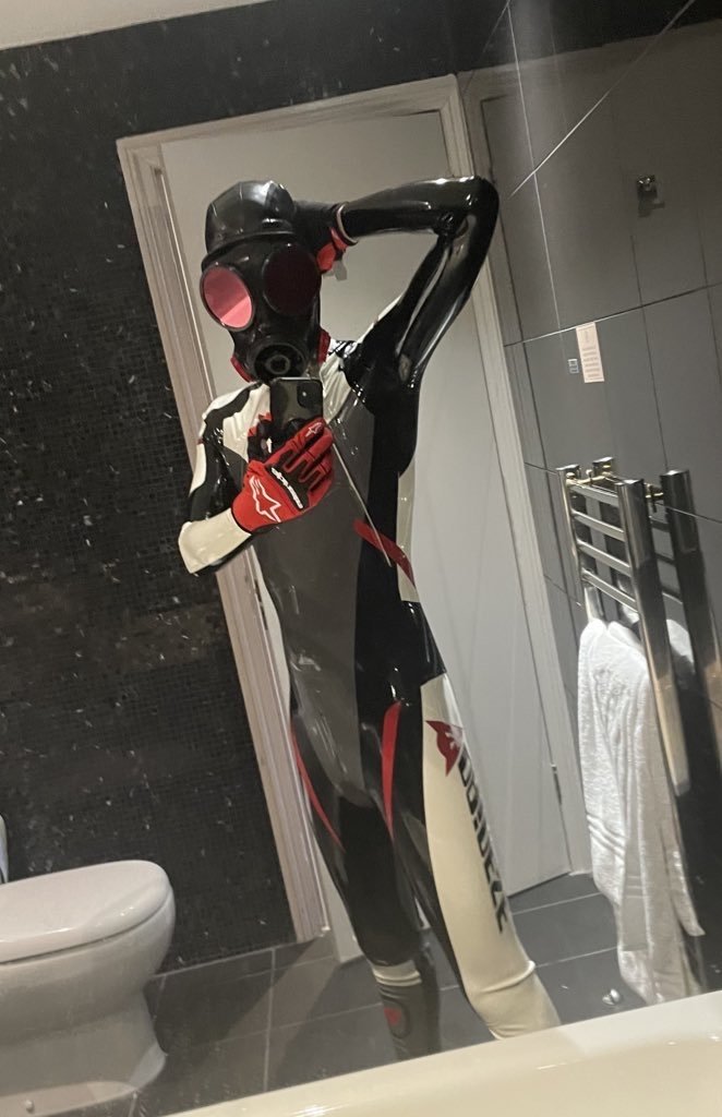 rubberwolf1's tweet photo. have some latex for the weekend. https://t.co/NMYOas6rJl