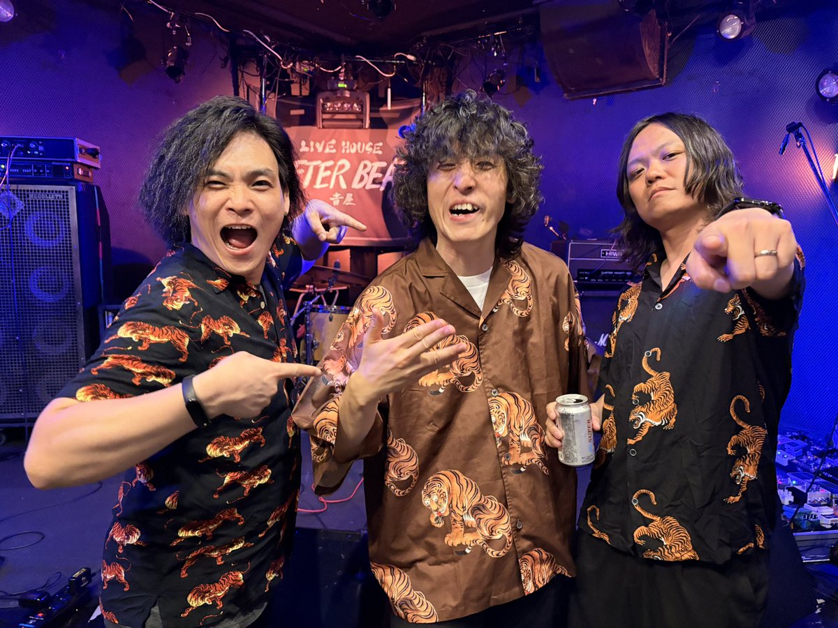 lucia_m_h_m_c's tweet photo. 🎂御礼🎂

昨日はUnseen To The World vol.15
AFTERBEAT
イトウバースデーパーティありがとうございました✨

どのバンドも最高にカッコ良く、そして激アツ激エモ🔥
更にイトウへの愛が溢れた素敵な1日でした✨

次回LuciaはImpact🏮
これまたImpact抜群のあり得ない日になる予感‼️
コチラもよろしく‼️ https://t.co/T8cktUeZvw