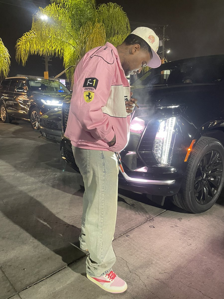 fats400's tweet photo. Came Back From Da Dead 🧟‍♂️ , The Way Ima Put Belt To Ass These Lil Niggas Got No Choice But To Be Mad 😡 🤣🤷🏽‍♂️ https://t.co/FyKVvwE1jZ
