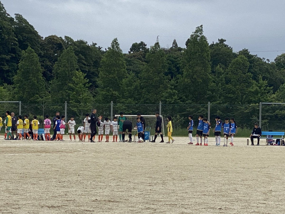 FC_Amistor's tweet photo. #U12
Blue
@流山スポーツフィールド
vs常盤平SC
⚫️0-3
vs流山隼
△1-1

いまいちな時も前を向こう
結果が伴わなくても過程を大切に

常盤平SCさん
流山隼少年SCさん
ありがとうございました。
#FCアミスター https://t.co/L6mIc44c5Q