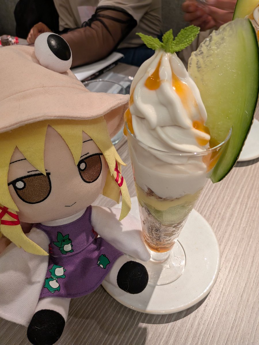 Greenturtle0523's tweet photo. パフェふも！

#ふもふも #fumo https://t.co/Y8e8o5dRq0
