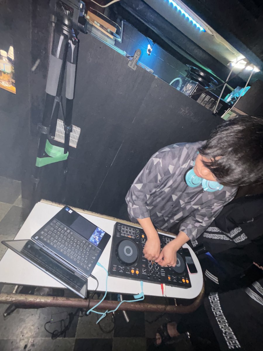 Rvn4q's tweet photo. DJタイム始まったぜ〜〜‼️‼️‼️
#ドカ焼肉祭 @3756siya https://t.co/HdLT6EKf0A