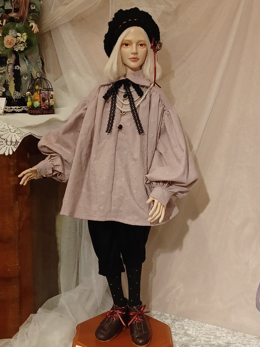timeroman_doll's tweet photo. ♦創作ドール合同展♦『星降る夜の戯れ～綺羅星のドール達～』開催中♦6月5日（金）～6月14日（日）

ただいま開催中の『星降る夜の戯れ～綺羅星のドール達～ 』より
ご出展作家様「中村 葉月」様の 【『天体観測』～星降る夜に薔薇色の月を瞳に映す～ 】
をご紹介いたします。 https://t.co/2HeKTZ2Y2U