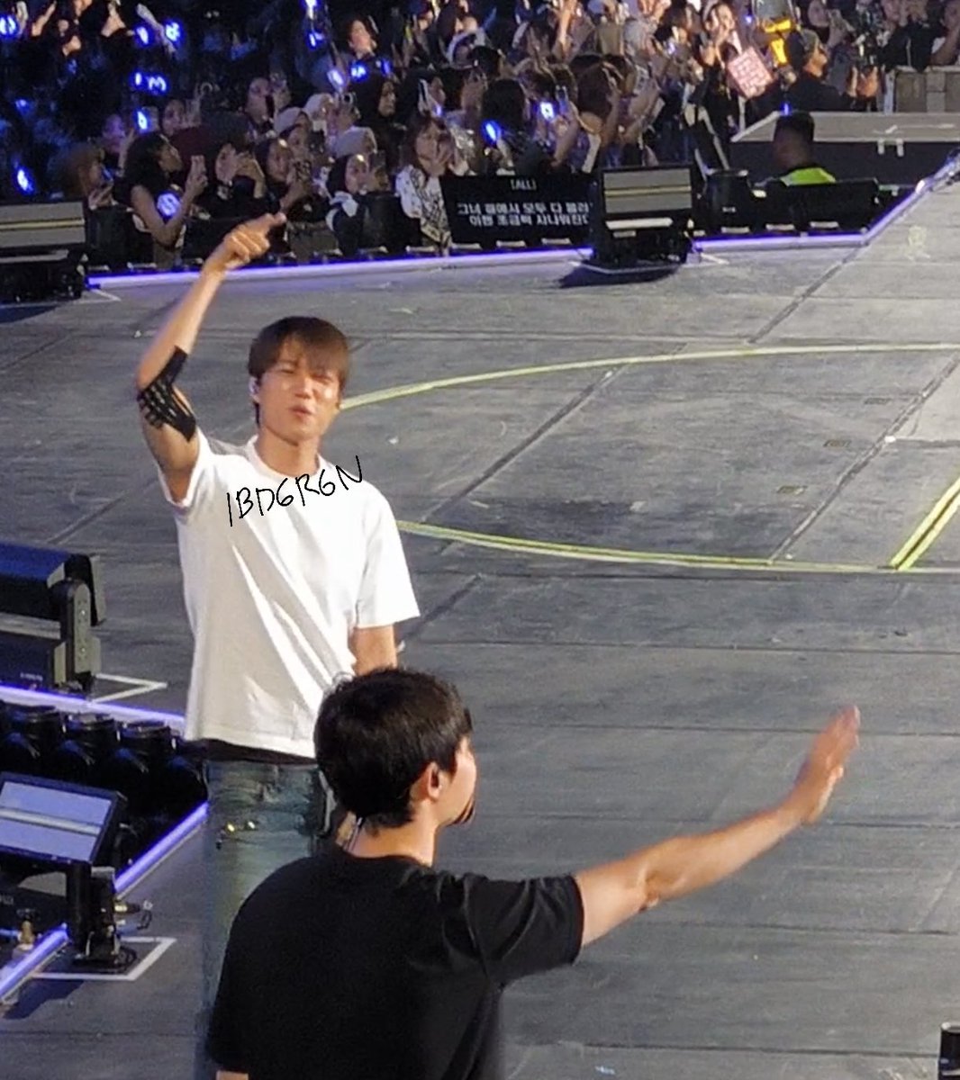 IBDGRGN's tweet photo. hoki setahun kepake hari ini

#exhorizoninjakarta https://t.co/khHzjeODqz