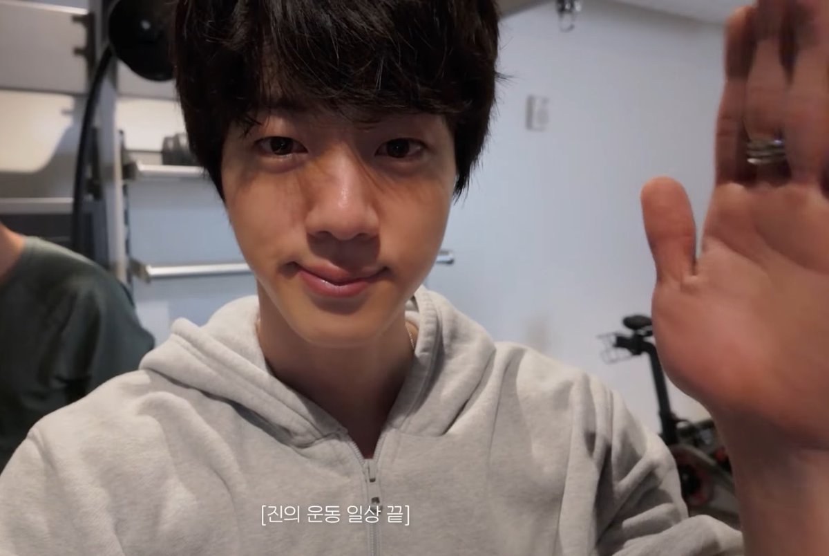 ksjpicbot's tweet photo. barefaced during workout and looking like this ??? https://t.co/sklbPiVev7