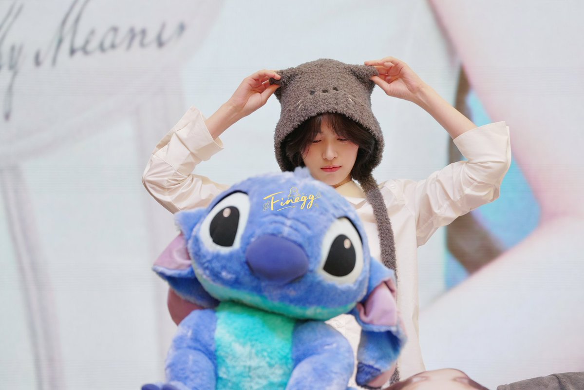 Finegg1208's tweet photo. 260606 kms1.0 Hangzhou
可爱☺️
#류진  #RYUJIN 
#있지  #ITZY https://t.co/bvHy4irX14