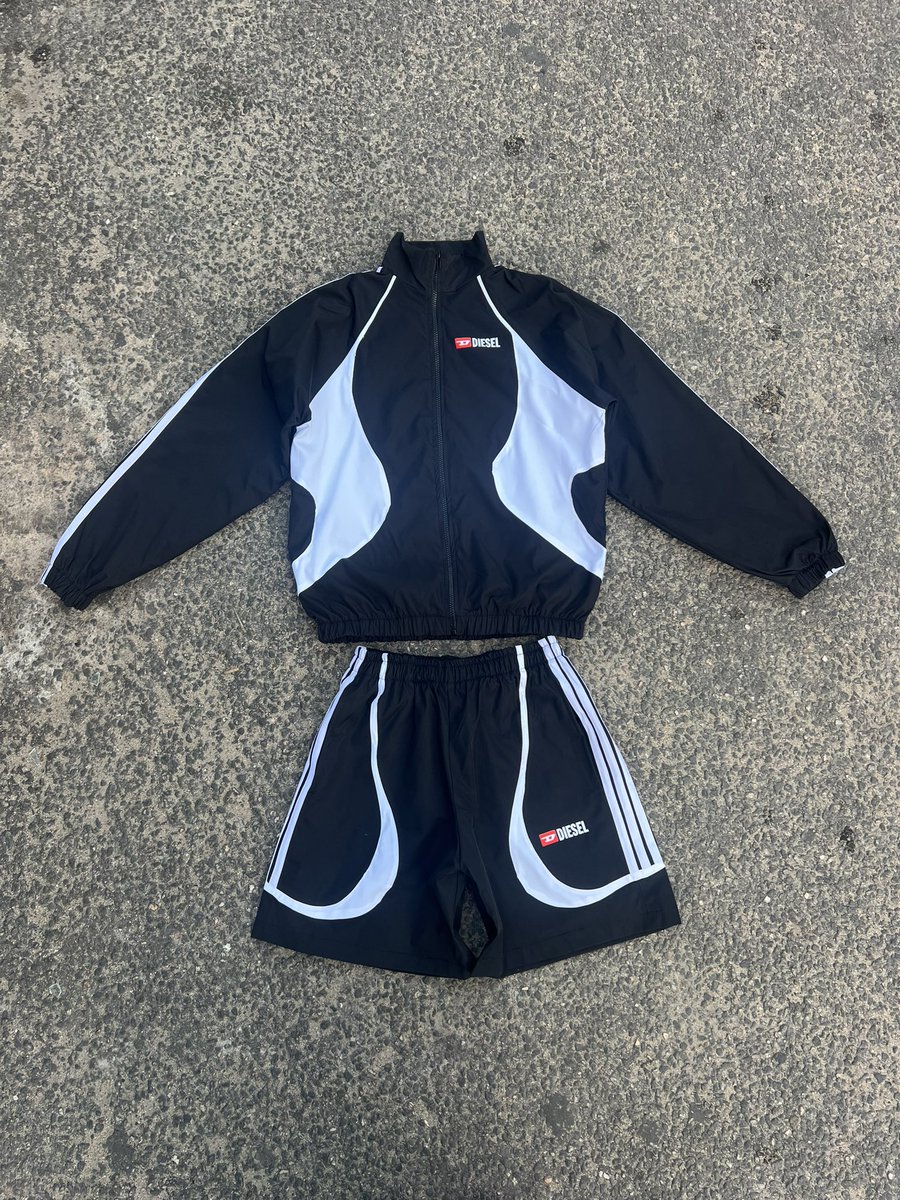 IPCLOTHING1's tweet photo. Everyone check out this tracksuits I made 

What color will you go for. 

Black 🖤                         Or.                    Red ❤️ https://t.co/Ywbfegapa6