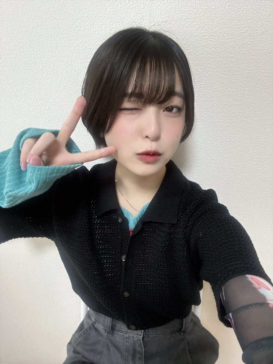 r1_cha_s's tweet photo. 22歳になりました！！！！
健やかに〜〜✌🏻✌🏻 https://t.co/WIN1B5MKbv