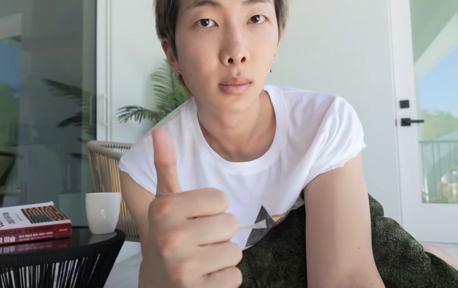 jkjmbts911013's tweet photo. 형라인💜
#BTS #방탄소년단 
#2026BTSFESTA 
#BTS13thAnniversary https://t.co/ccOU84j4iO