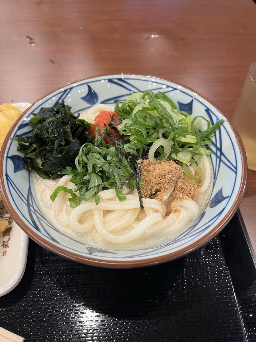 hiroto_s62's tweet photo. 菊川　　丸亀製麺菊川店さん
冷やし明太クリームうどん https://t.co/s4QWwsO2cw