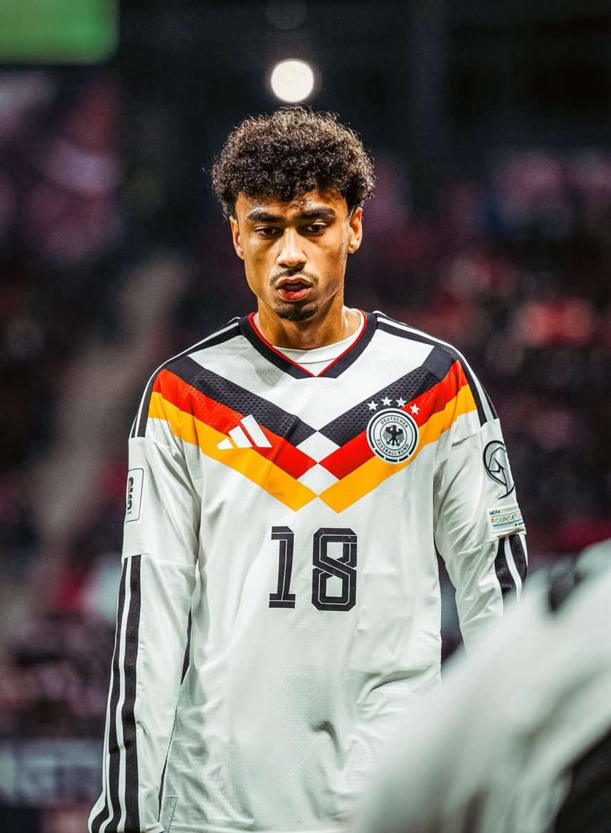 BayernTimes's tweet photo. Okay, Nathaniel Brown IS HIM🇩🇪🦁
His pace, 1 on 1 ability, and positioning were unbelievable yesterday against USA. His place for the World Cup should now be secure over David Raum. Remember, Bayern have AGREED PERSONAL TERMS with this beast 🔴⚪ https://t.co/5xw5M16Uub