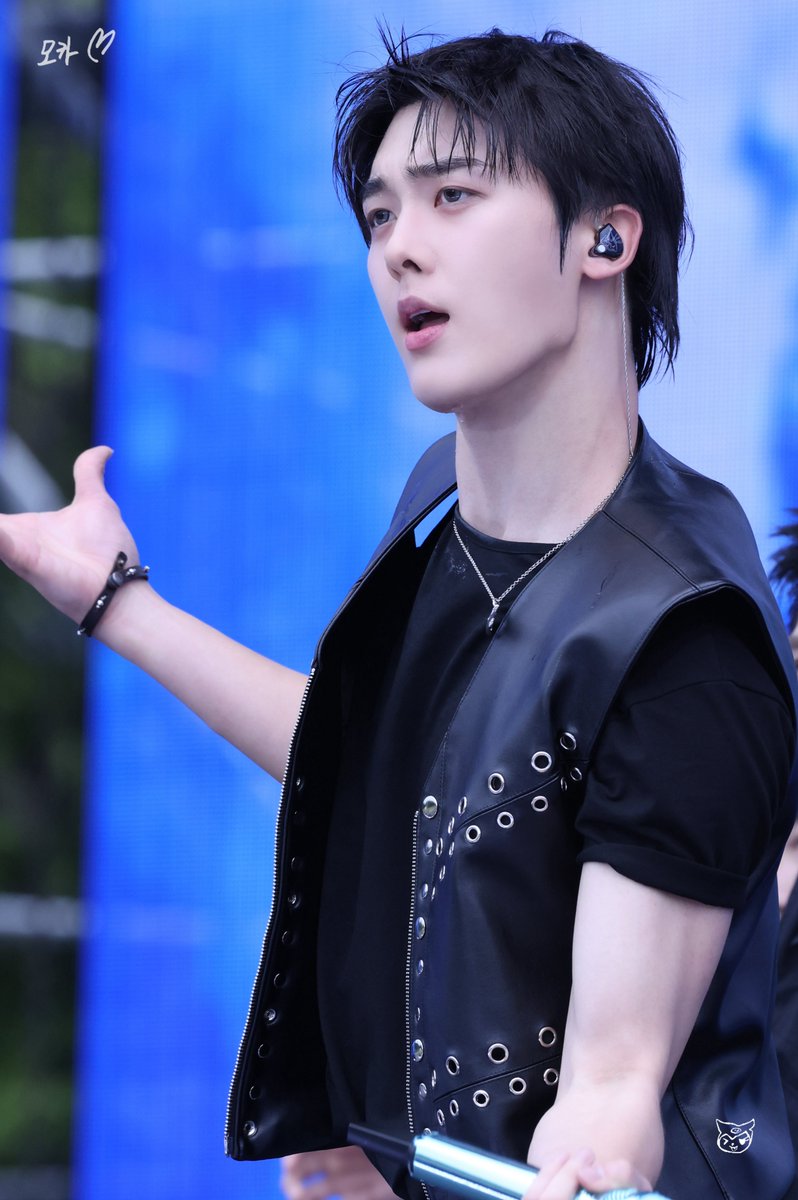 ddana_ms's tweet photo. 260607 윤산하 위버스콘

pre. 너무 좋아요 진심으로 감사해요ㅠ

#윤산하 #YOONSANHA #ユンサナ
#아스트로 #ASTRO #アストロ@offclASTRO @YOONSANHA_offcl https://t.co/4BTWRUFOyR