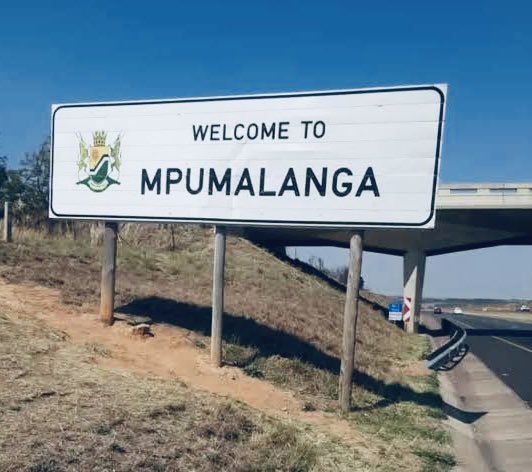 GovernmentZA's tweet photo. Where nature steals the show! From Kruger National Park safaris to the breathtaking Panorama Route, Mpumalanga is pure “wow” from sunrise to sunset 🌄

#Mpumalanga #KrugerNationalPark #PanoramaRoute #ExploreSA #SafariLife #TravelSA #NatureViews #GovZAUpsatesMP https://t.co/QM7dj564gs