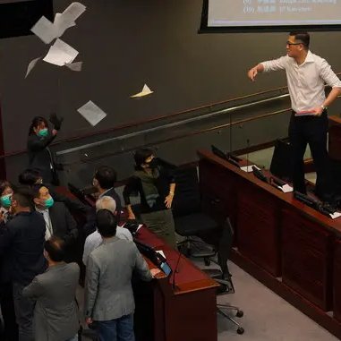Hmhlaw's tweet photo. 한국 양복쟁이놈들 싸우는데 질렸다 하시면

lawmaker brawl 을 검색해보시면 인터내셔널 양복쟁이들이 개판으로 싸우고있는 멋진샷을 많이 건지실수 있습니다 https://t.co/G3yR9ODbYP
