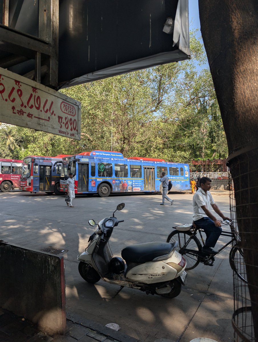 bodkeitis's tweet photo. 🚌
#TeamPixel https://t.co/IfY8scqZHd