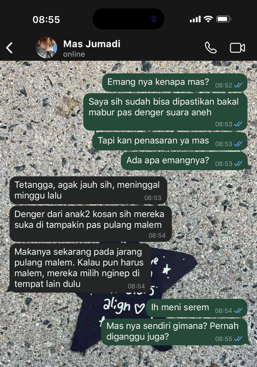 Majubangsabesar's tweet photo. A #Marhoon au from Ujumadi universe : 40 hari

Content warning // HORROR. 

Mitosnya, mereka masih bisa gentayangan sampai di hari ke 40. https://t.co/SPmrD8EvWq