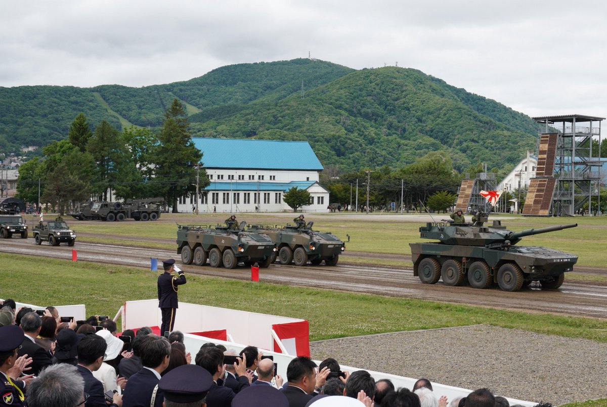 第11旅団創立18周年及び真駒内駐屯地開庁72周年記念行事」にご