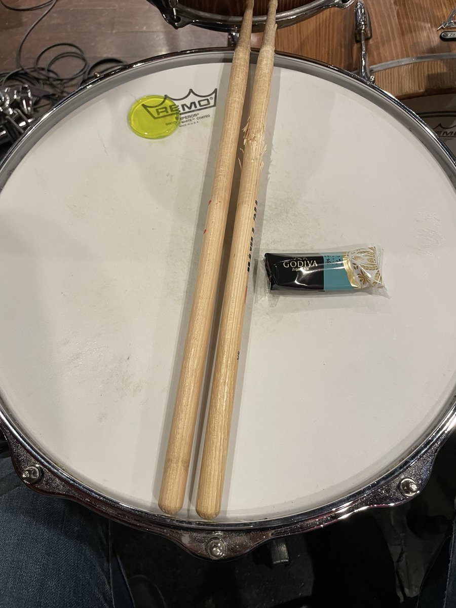 die_jin's tweet photo. やっぱりバンドは楽しいね🥁話し合って変えてみて良い感じになる発見。応えられたり応えられなかったり…
みんな耳良すぎてえげつない。半ベソ。モノに出来るようにのんびり立ち向かいますわぁ…👴 https://t.co/4YC74oYMJv