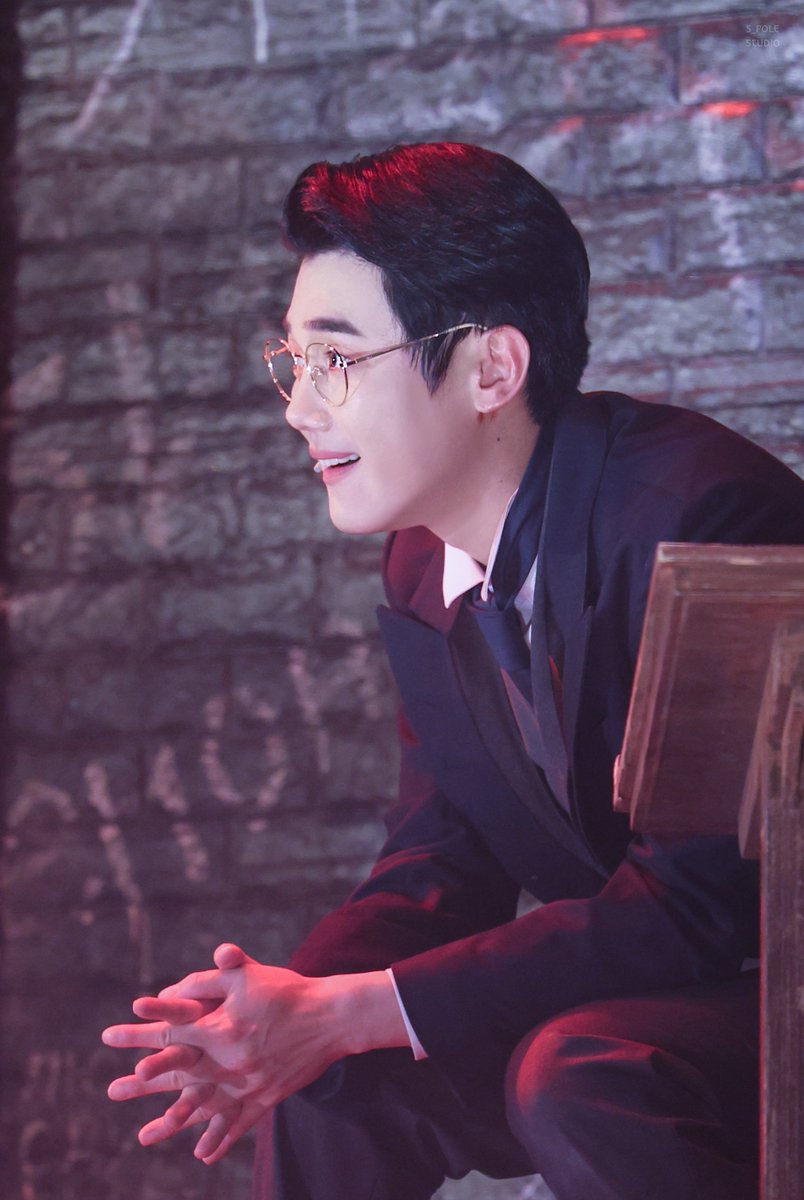 s_pole_studio's tweet photo. ⊹ 260603 ⊹ 브라더스 까라마조프 ⊹ 아버지와 아들 ⊹    

이반 役〡 유승현 배우님 https://t.co/gAaOl7YcYo