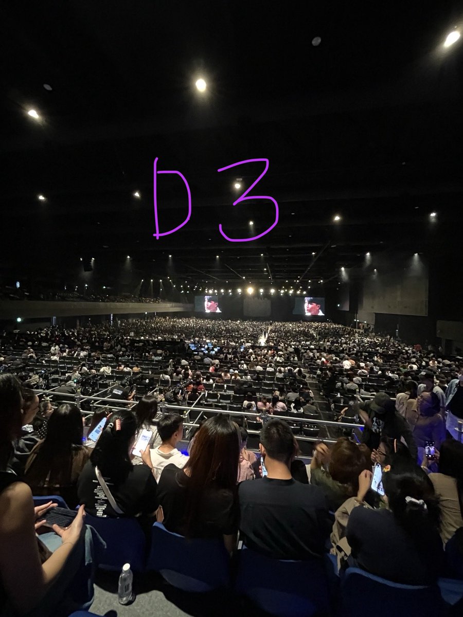 jp13103's tweet photo. ประกอบการตัดสินใจค่าาาา 

ปล. รูปสุดท้ายคือ บางแถวอาจจะแคบมากนะคะ เหมือนวางเก้าอี้ไม่ดี เก้าอี้แถวหน้าเรามันถอยออกมามาก ทำให้เราเดินไม่ได้เลย 
สำคัญอีกอย่าง แสตนเก้าอี้เล็กมาก เบียดมากกก ใครตัวใหญ่ไม่แนะนำเลย 

#RookieDivosConcert 
#warwanarat @warwanarat 
W.Wanarat #หยิ่นวอร์ https://t.co/939zKXDN5W