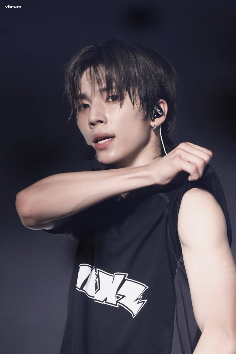 viitrum_'s tweet photo. 260606 SHOWCASE HK

#SOGEON #소건 #ソゴン
#NEXZ #넥스지 https://t.co/K4QcxxIm2y
