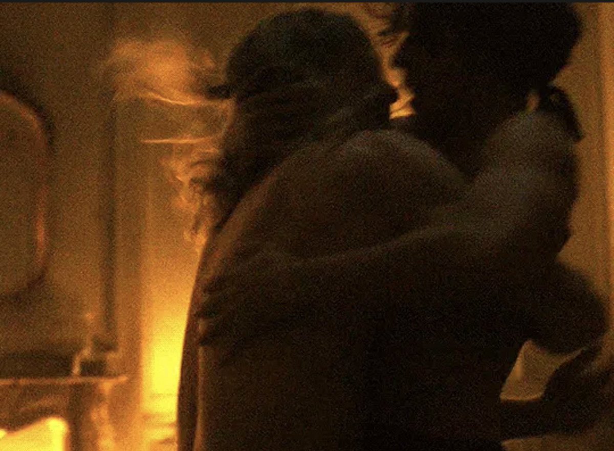privopinion's tweet photo. #tvlspoilers can we talk about his arms. https://t.co/4gmMaH1RAf