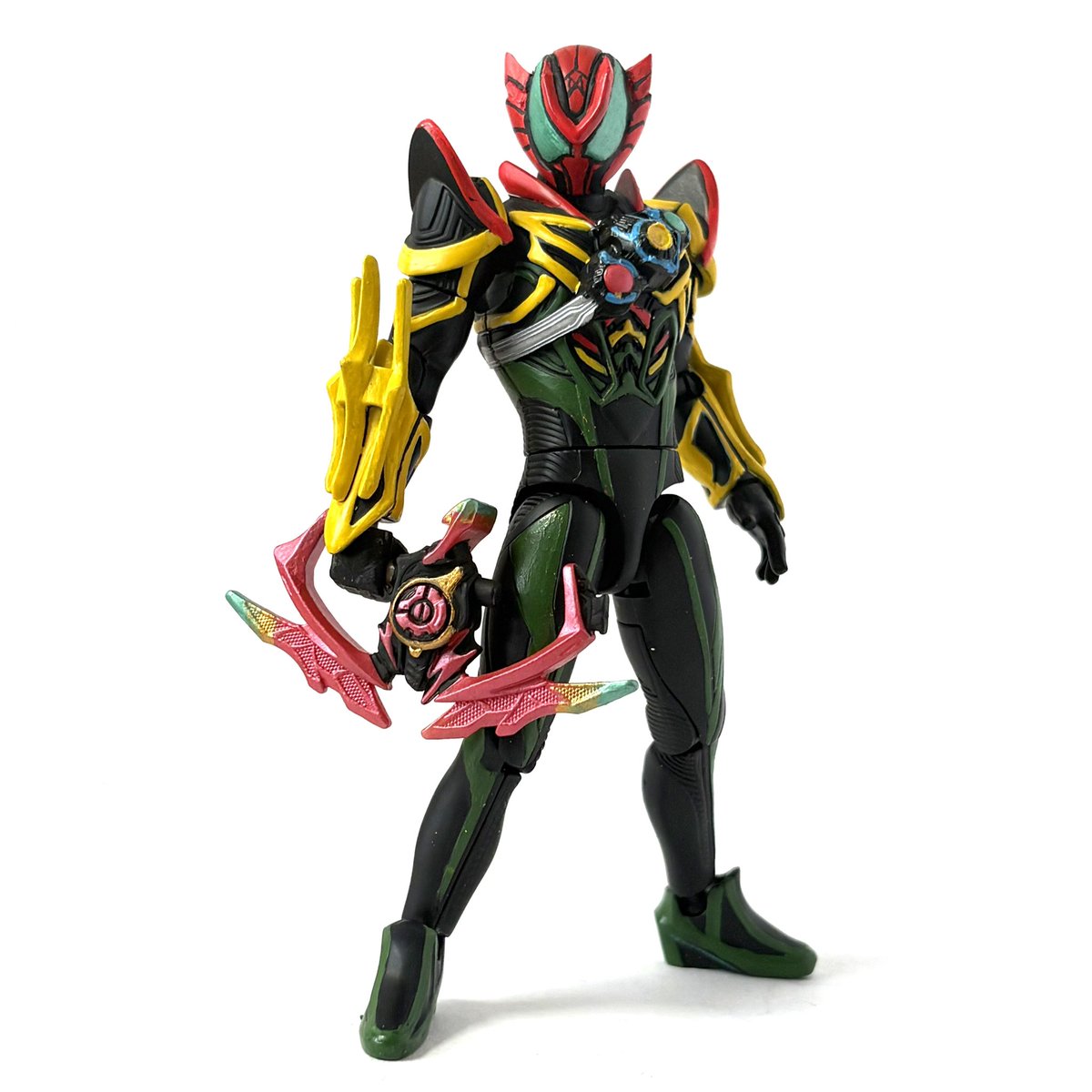 namino_block's tweet photo. ■仮面ライダーオーゼ　タトバゼム

『ﾒｯﾂｧﾒﾛ…!ﾒｯﾂｧﾒﾛ…!
　ｼﾝｸﾛﾅｲｽﾞ!ﾗｲﾀﾞｰ!
　ﾀｶ!ﾄﾗ!ﾊﾞｯﾀ!ﾀﾄﾊﾞｾﾞﾑ!』

悲劇的な結末を、予知夢によって回避することで得た火野映司とアンクの新たな力！

再び、2人がその手を取り合う！

#装動新戦士
#装動 #装動ゼッツ https://t.co/Iasc8QdRVR