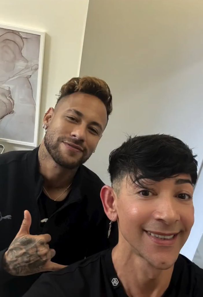 BiggizV2's tweet photo. La coupe à Tidiany M’Bo mdrrrrrrrrr https://t.co/HlxSp8d4Os