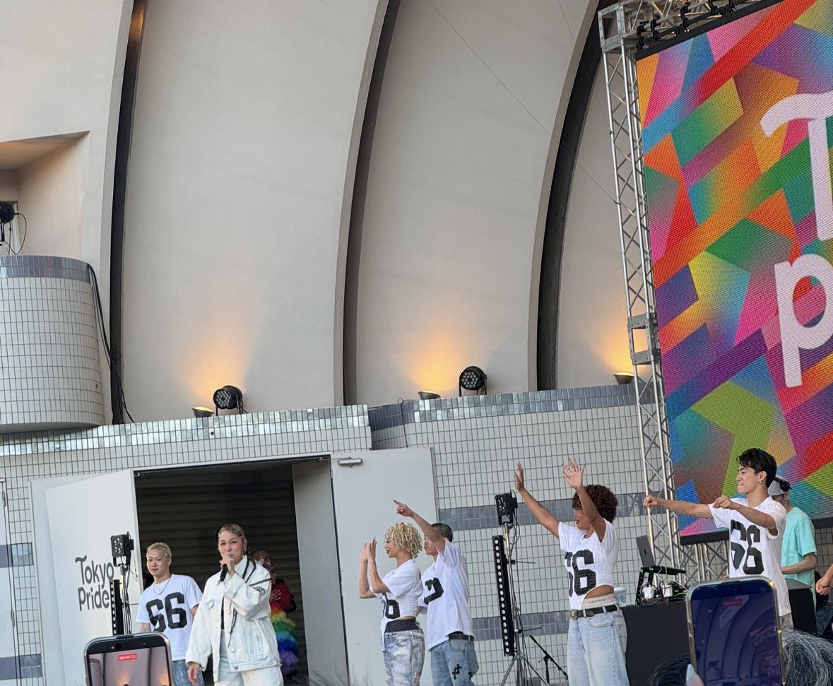 boby_tuntun's tweet photo. 昨日は彼と東京レインボープライド行ってきました〜！🌈
司会の青山テルマさん、ドリアンさんも素敵だったのとSIRAPさんのノリノリなミュージックやAIさんの圧倒的歌声やドラァグクイーンさん達のパフォーマンスで感無量でした…✨️✨️

生きてて良かった…😭
来年もまた行こうと思います😊#TRP https://t.co/JfVy8s5rT0