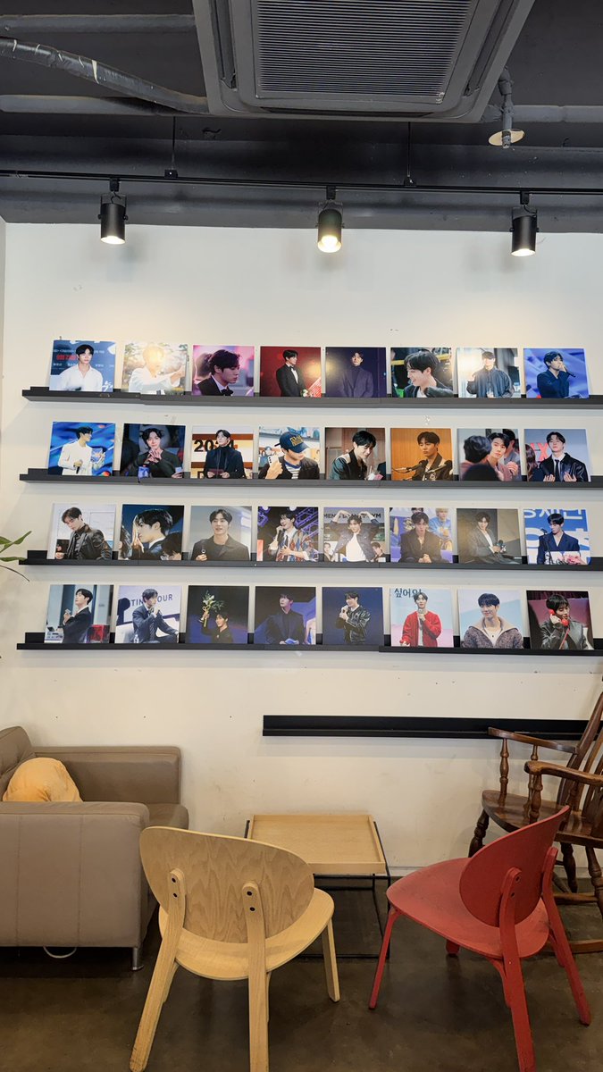 reallylikechoo's tweet photo. 사진이 진짜 다 너무 예쁘고, 영우와 함께 걸어온 오랜 시간이 느껴질 만큼 곳곳에 사랑이 가득했어요💙
생일카페 준비하시느라 수고 많으셨어요!🥹

#추영우
#바다에서온편지
#Letter_from_the_Sea https://t.co/2wb9MCJHFQ
