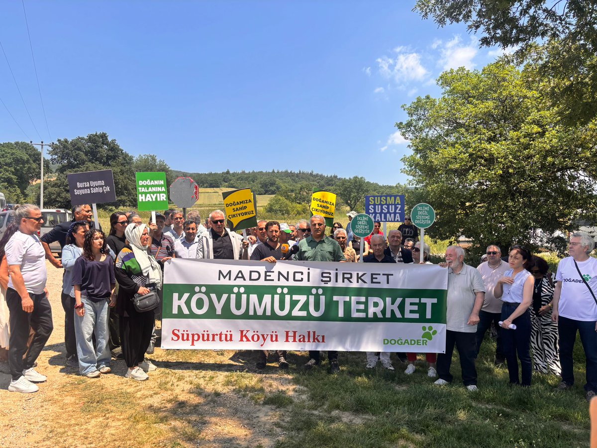 dogader's tweet photo. Dünya Çevre Günü Kutlanacak Bir Gün Değil, Hesap Sorma Günüdür!

Dünya Çevre Günü’nde
İnegöl Süpürtü Köyü’nde köylülerle omuz omuza verdik ve hep birlikte bir kez daha 
“Madenci şirket köyümüzü terk et!” dedik.

Bizim için 1 gün değil her gün Çevre Günü.

https://t.co/4ezk6pb8L0 https://t.co/L8An6kX6lA
