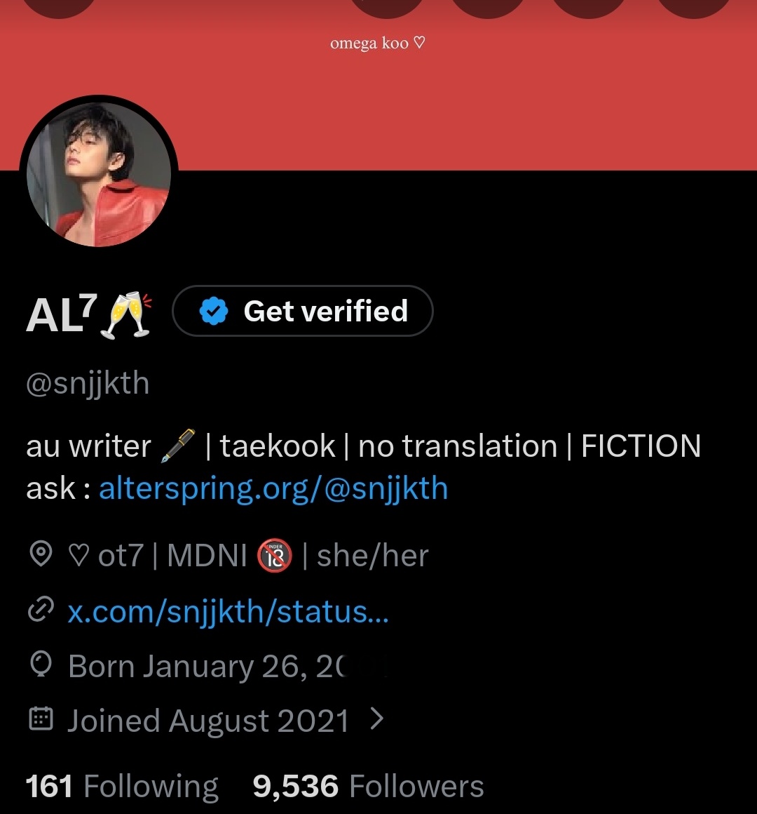 snjjkth's tweet photo. I'm curious. when did you start following me? 1, 2, 3, or 4? these are like my most iconic pfps lol https://t.co/p7aX98GIUp
