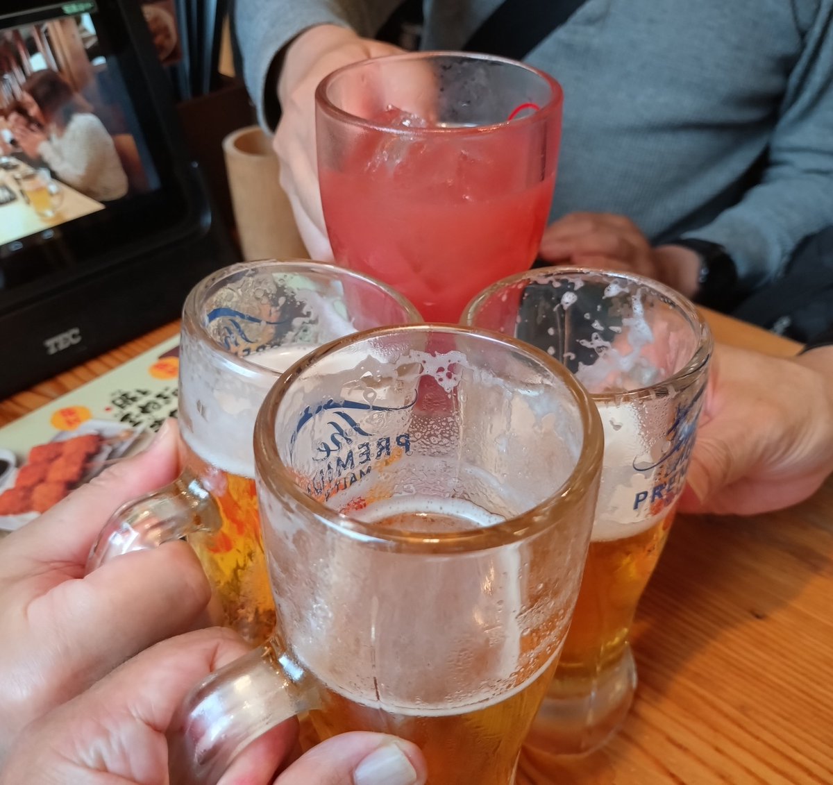 CANTA500's tweet photo. そして日が落ちる前から、、、カンパーイ🍻 https://t.co/qozbY8U48d