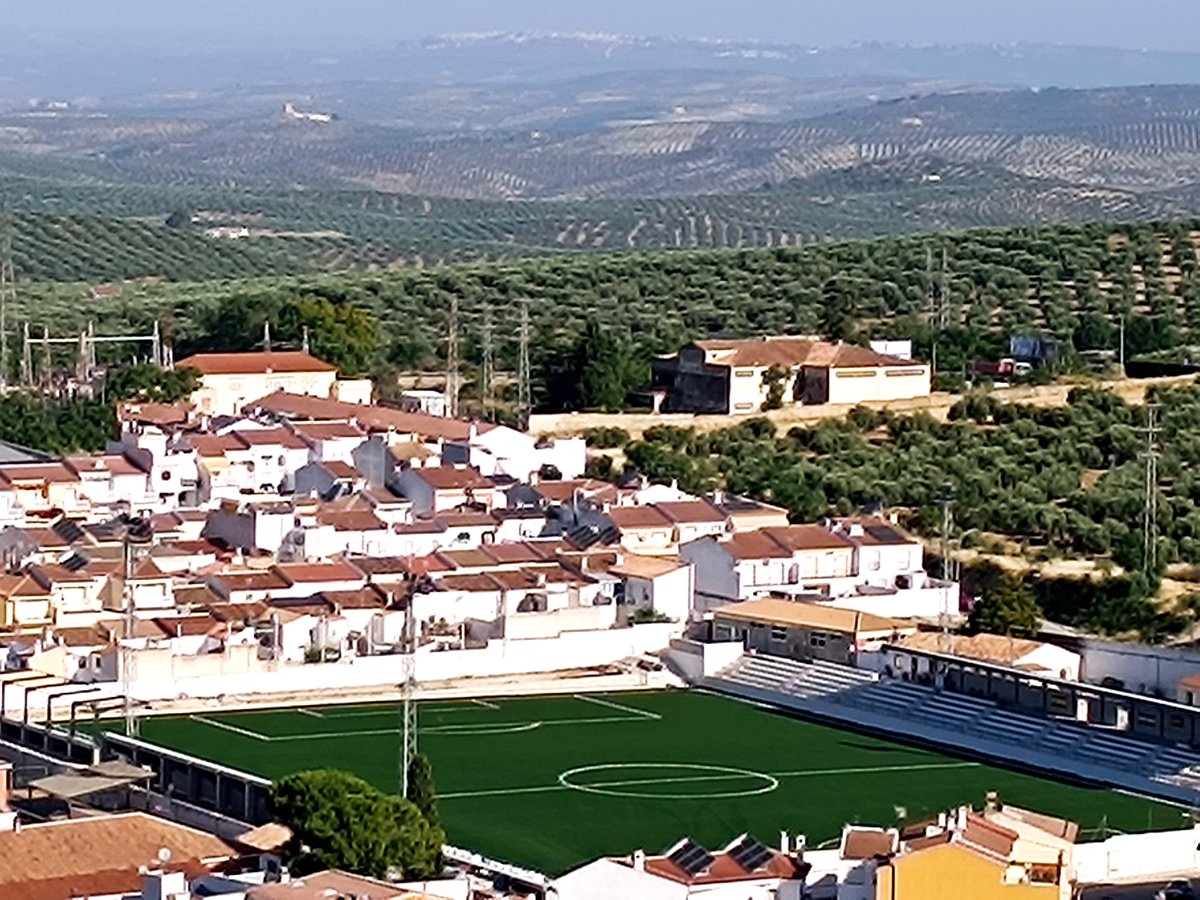 VISCAYO's tweet photo. Estadio Ciudad de Martos,viejo Chamorro Martínez.
En nada volverá a rodar el balón... volverá la ilusión por ver a nuestro equipo.
💪🏻🇵🇱 https://t.co/IazlKnAdU0