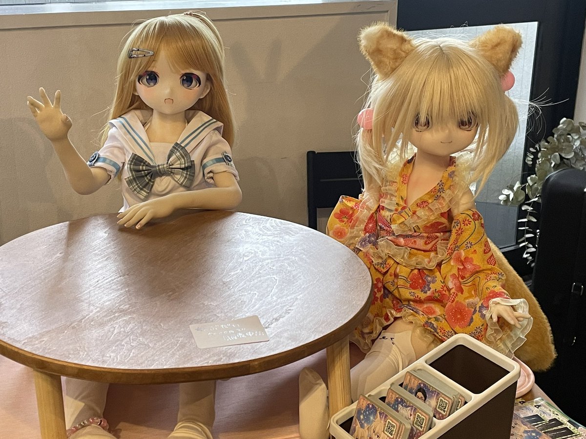 shincyan15's tweet photo. #mozudoll #アニメドール #ラブドール
ルーちゃんクマさんに会ったよー🐻
このちゃぶ台、まいにちょうど良いサイズじゃない？ https://t.co/4CbgqxgkBx