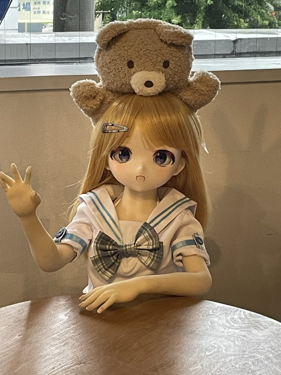 shincyan15's tweet photo. #mozudoll #アニメドール #ラブドール
ルーちゃんクマさんに会ったよー🐻
このちゃぶ台、まいにちょうど良いサイズじゃない？ https://t.co/4CbgqxgkBx
