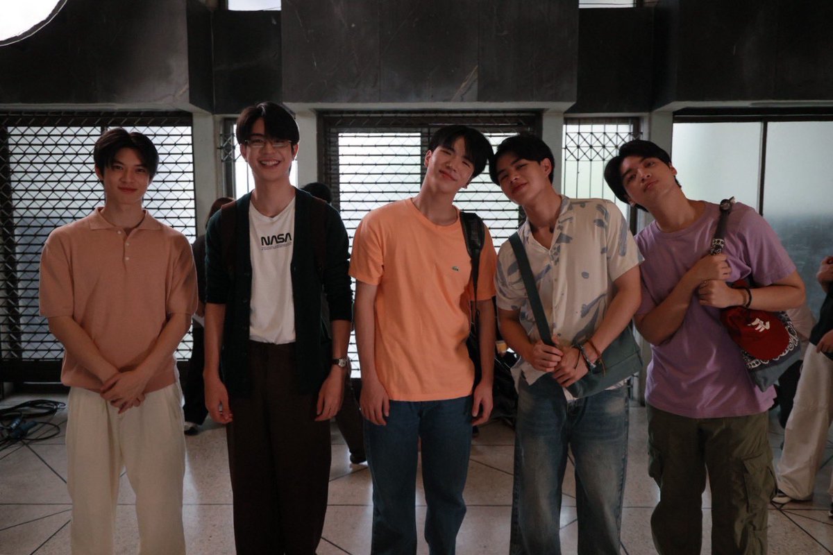 wishmebunnie's tweet photo. “ยืนยิ้มอยู่เลยไม่อะไรหรอก”
“อยากเล่นก็เล่นไปนี่ก็ว่างเล่นกะคนอื่นเหมือนกัน”

เฉยๆ 2/10 ไม่ได้งอน ไม่ได้น้อยใจเลย 😾 https://t.co/JMlYIMW23I