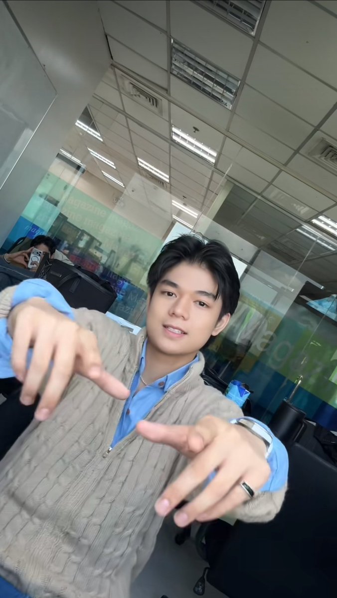 cristinasy91's tweet photo. Marco Masa posted 2 tiktok vids!!! Ang POGI mo naman nak! Bagay suot mo, naka blue..tulad ng suot ni Angel....๐
(DO NOT UPLOAD FULL VID ON X) solo: https://t.co/D5YZMsLLxL
w/ Anton & Clifford: https://t.co/fUKZXfF1GF
#MarcoMasa
#AntonVinzon
#JohnClifford
#YMFS
#CapCo
#ZiGel https://t.co/7lxYUlIYO2