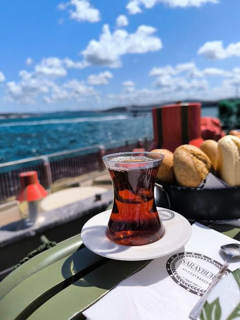saudi_n_turkey's tweet photo. صباحات إسطنبول لها طعم مختلف 🤍☕

فطور تركي فاخر وإطلالات بحرية آسرة وأجواء تستحق التجربة:

🥐 Yakamoz
🥐 Lokma
🥐 Sarayburnu
🥐 Mr. Simon

أماكن تجمع بين روعة الإطلالة ومتعة الفطور في قلب إسطنبول 🇹🇷 https://t.co/vfPWRQd3g2