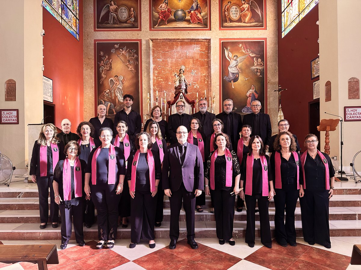 amcsantamaria's tweet photo. 𝐂𝐎𝐑𝐏𝐔𝐒 𝐂𝐇𝐑𝐈𝐒𝐓𝐈 𝟐𝟎𝟐𝟔
El Coro Santa María de Coria del Río culmina el curso 2025-26 con la celebración litúrgica del Corpus Christi. https://t.co/fXfW5Fg54P