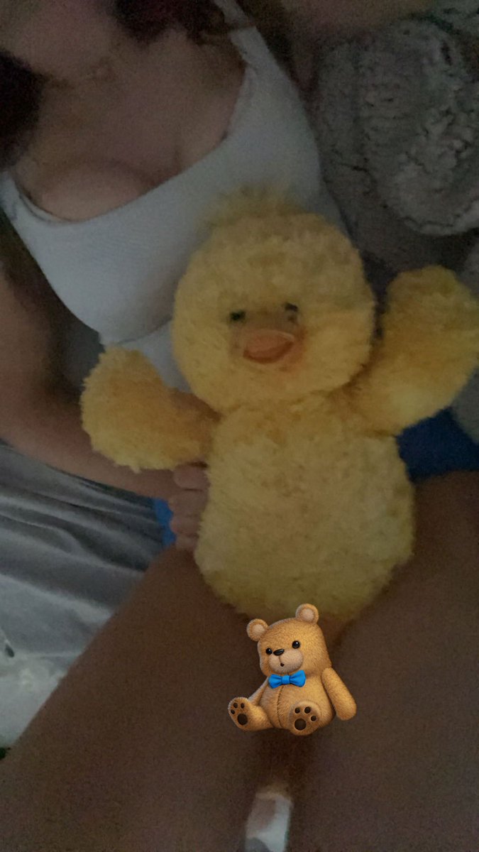 emelyxo18's tweet photo. Mag jemand kuscheln? Bin auch ganz alleine zuhause ❤️🙈 https://t.co/GnDVIhMH1p
