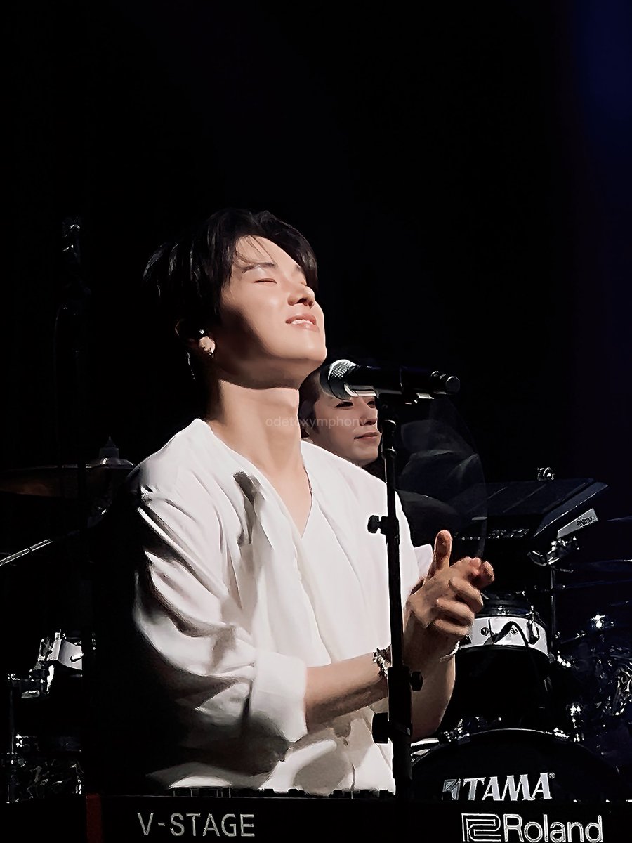 odetoxymphony's tweet photo. jungsu, the city of love has never been so beautiful. you shine so bright. https://t.co/29LjyY4sIj