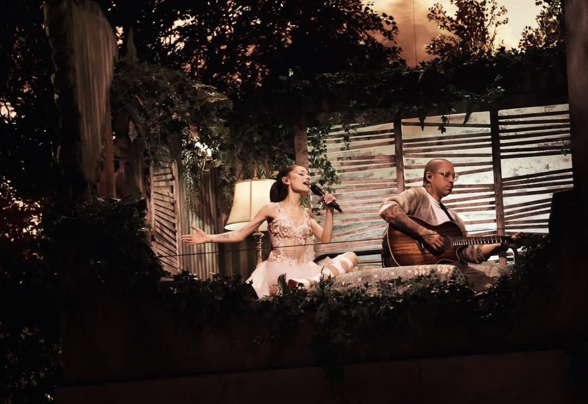 remtulip's tweet photo. this is truly the best thing to happen for both arianators and ariana herself. the enjoyment and excitement we’re all feeling from seeing ariana on tour after 7 YEARS is something we’ll probably never get to experience again. so let’s all stop complaining about such small details and just enjoy this era while it lasts ♡