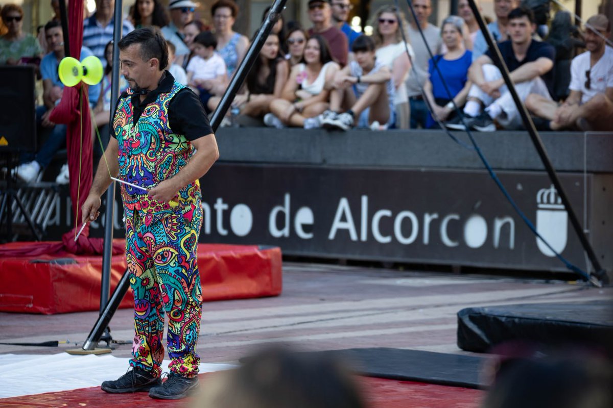 miriambenitezgz's tweet photo. El MUACA Fest del Circódromo ha sido todo un éxito 💛

Gracias por todo el trabajo que hacéis para preservar nuestra identidad circense y el arte de calle en #Alcorcón.

Hoy vuelven a la plaza del ayuntamiento a las 19h 👏 https://t.co/dcMbUimhxl