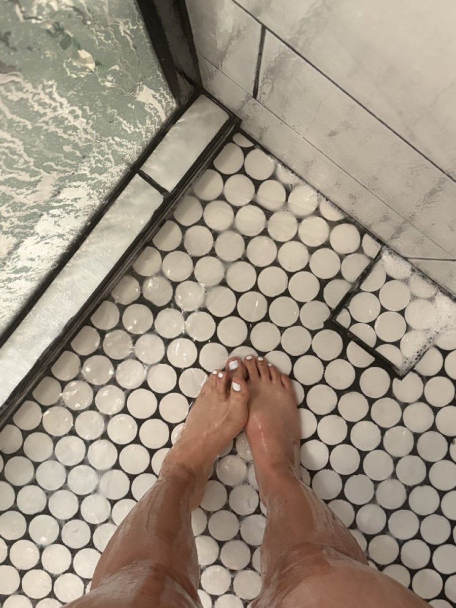 Js2prettyfeet's tweet photo. Selling!!! Dm me !!! https://t.co/bl8Qv2lIzZ