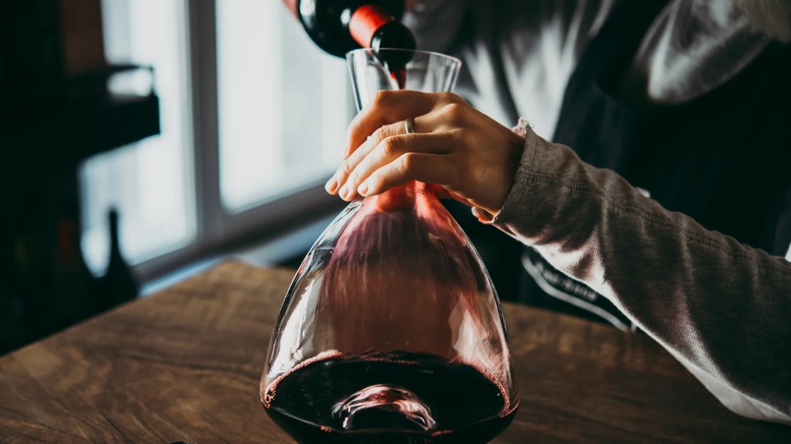 Elextric_'s tweet photo. 🍷 Proper wine storage keeps your collection's flavors pristine. Our specialized units ensure optimal temperature control for perfect bottles. Trust us for expert maintenance across the UK. Visit https://t.co/ceKwBU1Xs9 or call 020 3286 8525 for wine storage solutions! https://t.co/5eVdYm4F0i